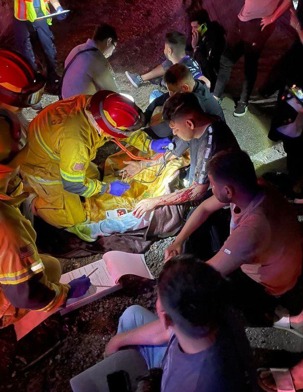 Los heridos fueron atendidos por paramédicos. (Instagram: @ladistinguidaoficial)