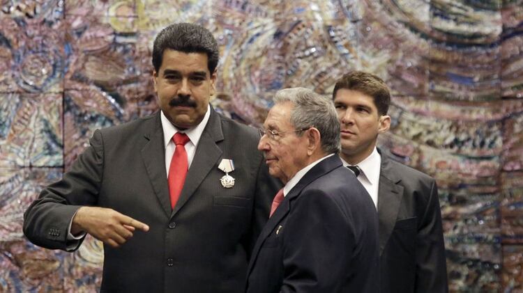 NicolÃ¡s Maduro y RaÃºl Castro (AFP)