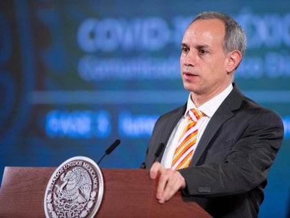 Hugo López-Gatell ha alertado por la combinación entre la temporada de influenza y la COVID-19. (Foto: Presidencia)