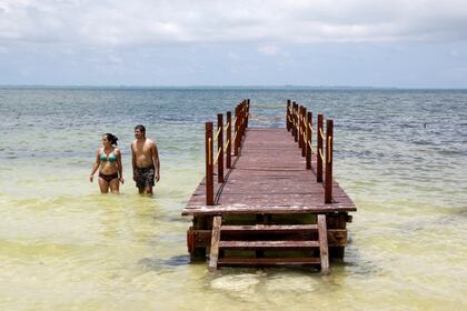 Turistas en playas de Cancún el 10 de junio de 2020 (Foto: REUTERS/Jorge Delgado)