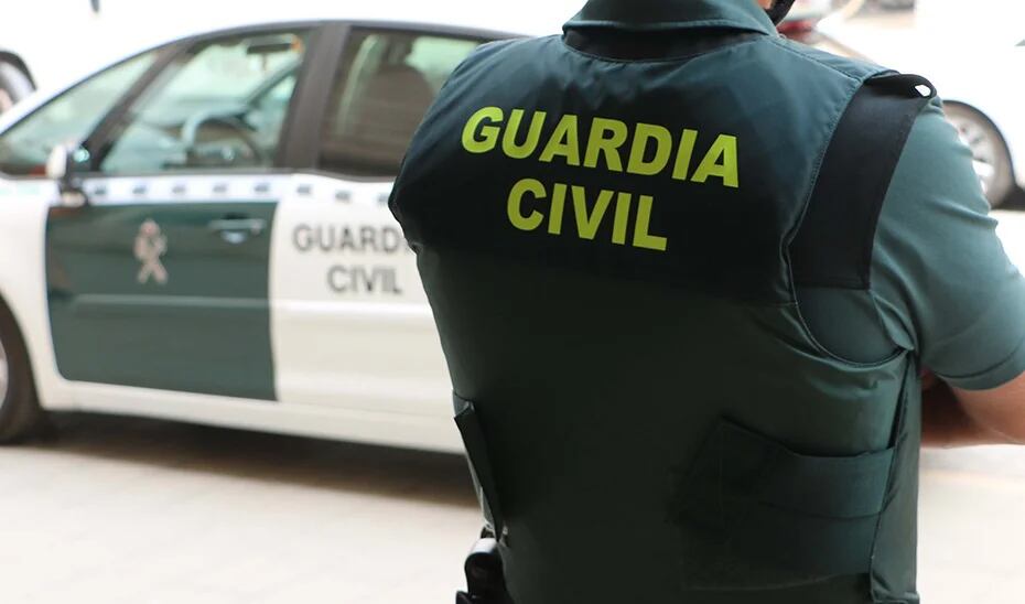Muere un motorista en un accidente en Cantabria y su acompañante está herida muy grave