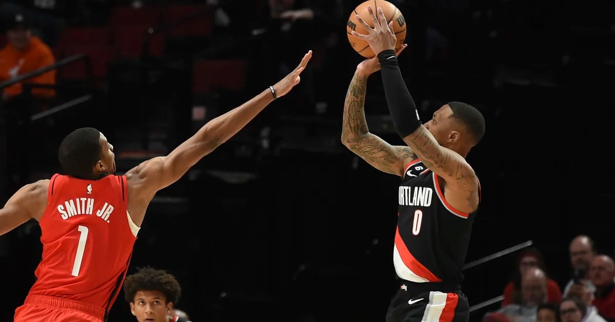 Lillard scores 71 points and 13 3-pointers in win over Houston