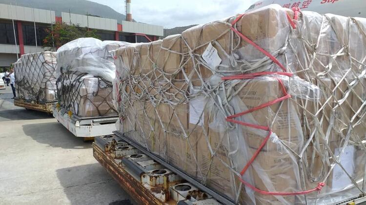 La ayuda humanitaria hacia Venezuela queda en la frontera colombiana por orden de Maduro