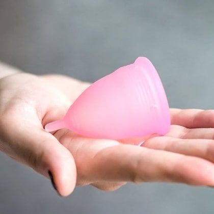 La copa menstrual tiene una vida útil de hasta 10 años, por lo que su uso disminuiría considerablemente los residuos menstruales (Mimacup)