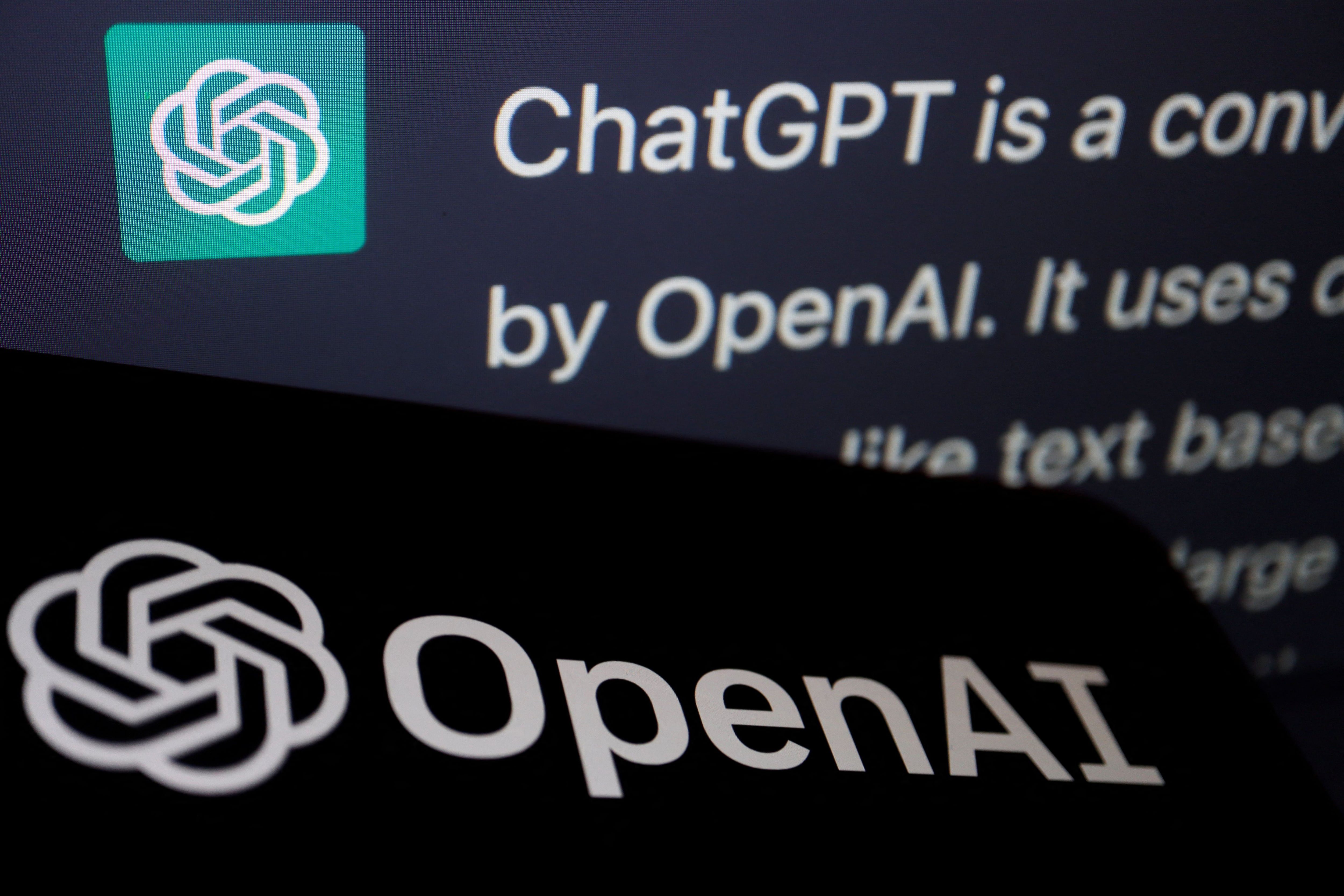 Microsoft y OpenAI mantienen una relación comercial que ha llevado a la empresa de Gates a implementar varios de los avances actuales sobre inteligencia artificial a sus sistemas. (REUTERS/Florence Lo)