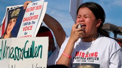Lupe Guillén en una protesta el pasado 12 de junio de 2020 frente a la base militar Fort Hood en Texas (Heather Osbourne/Austin American-Statesman via AP)
