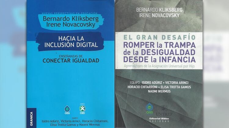Dos de los libros que Novacovsky escribió junto al economista Kliksberg