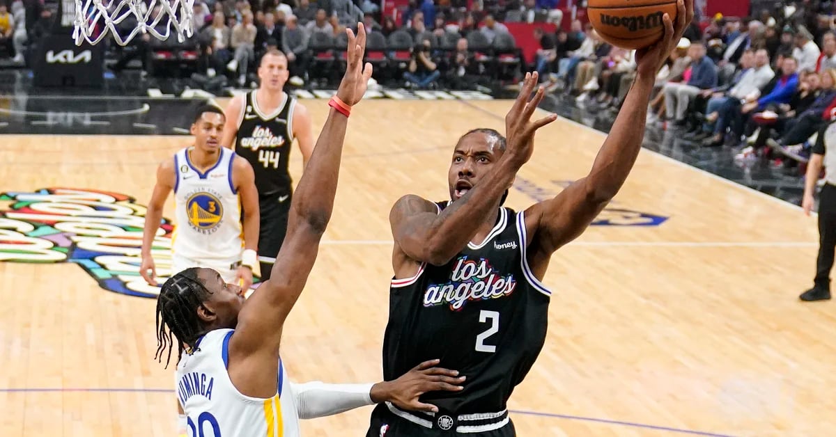 Leonard leads Clippers to win over Warriors