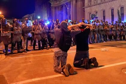 Protestas en Louisville, Kentucky. REUTERS/Bryan Woolston