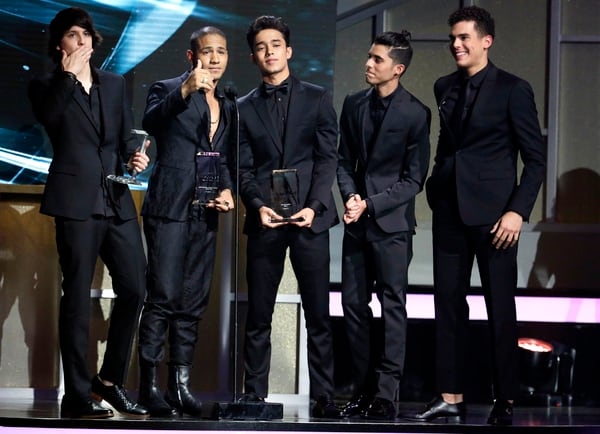 El grupo CNCO ha ganado numerosos premios en los certámenes que reconocen las carreras y las obras de los artistas latinos