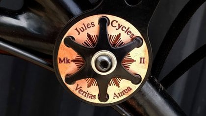 Detalles de un modelo de e-bike de Jules Cycles