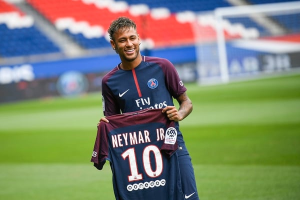 Neymar cobra dinero según el club en el que juegue, ya que Nike los divide en cuatro categorías