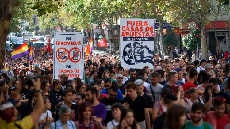 La manifestación del último domingo en Madrid contra las casas de apuestas (gentileza: @DaniGagoPhoto)