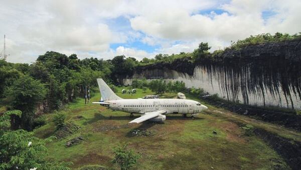 misterioso avion en Bali 13