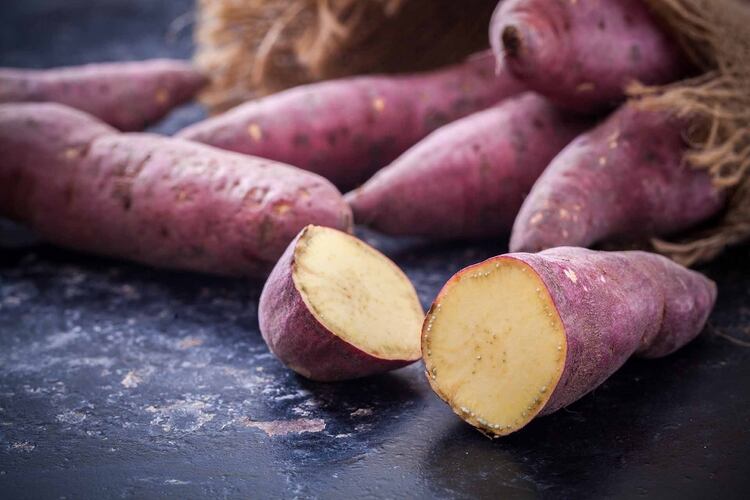 La batata integra la familia de los almidones (Shutterstock)