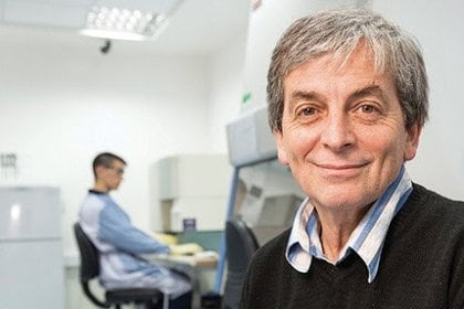 El doctor Geffner es investigador del Instituto de Investigaciones Biomédicas en Retrovirus y SIDA (INBIRS, CONICET) y profesor de la Facultad de Medicina de la UBA