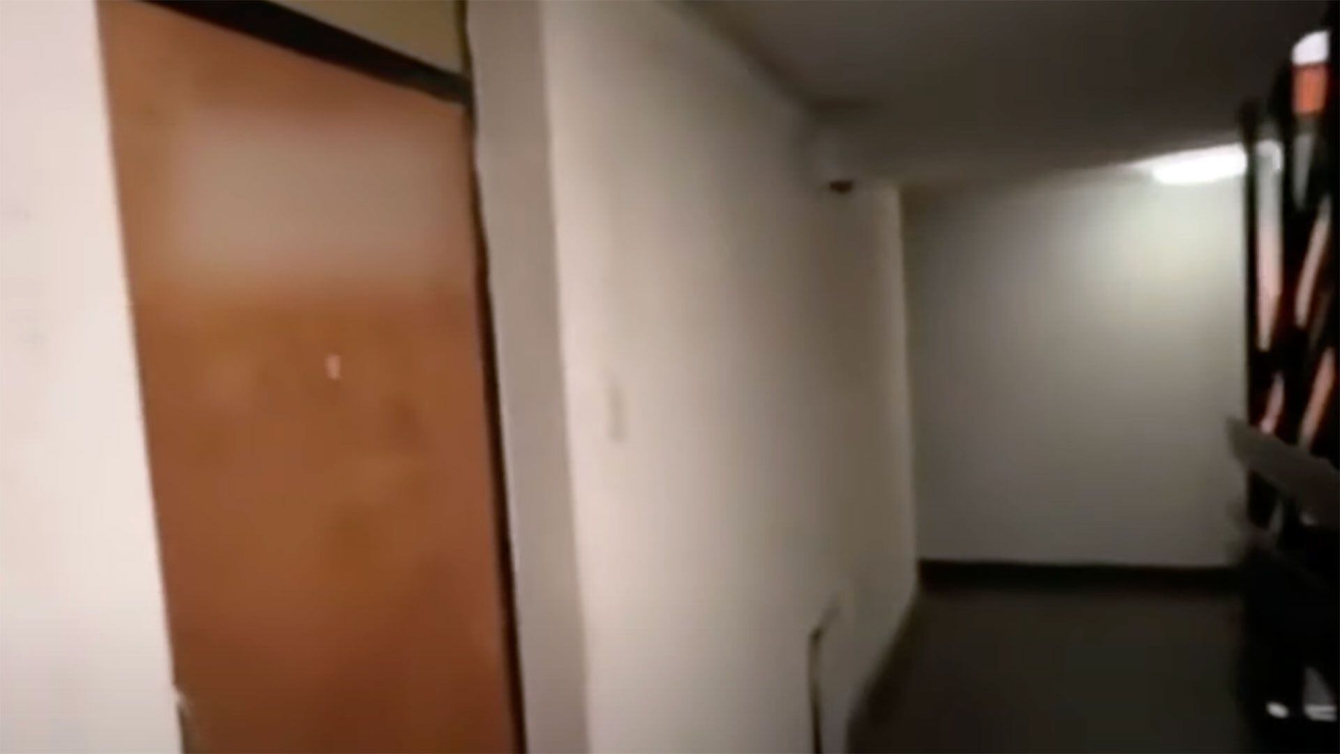 Quienes dieron aviso fueron los vecinos del primer piso, quienes, pensando que ya no vivía nadie allí forzaron la puerta.