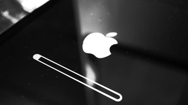 Apple es una compaÃ±Ã­a fundada en 1976 por Steve Jobs