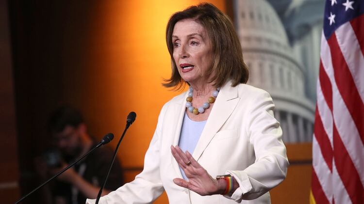 La presidenta de la Cámara de Representantes, Nancy Pelosi, responde preguntas durante una conferencia de prensa en el Capitolio de Estados Unidos el 17 de julio de 2019 (Win McNamee/Getty Images/AFP).