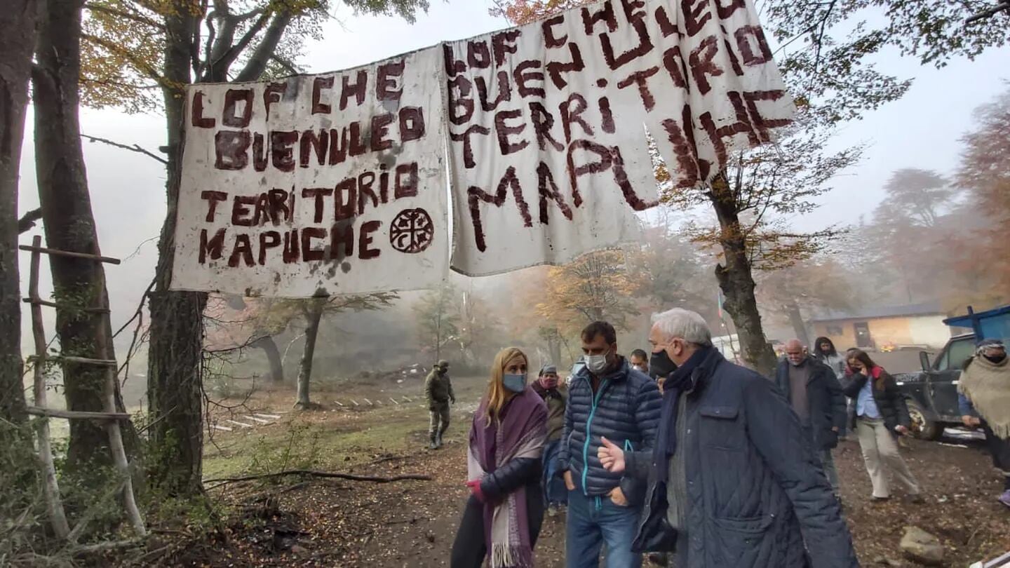 Condenan a cinco integrantes de una comunidad mapuche por una usurpación en Bariloche