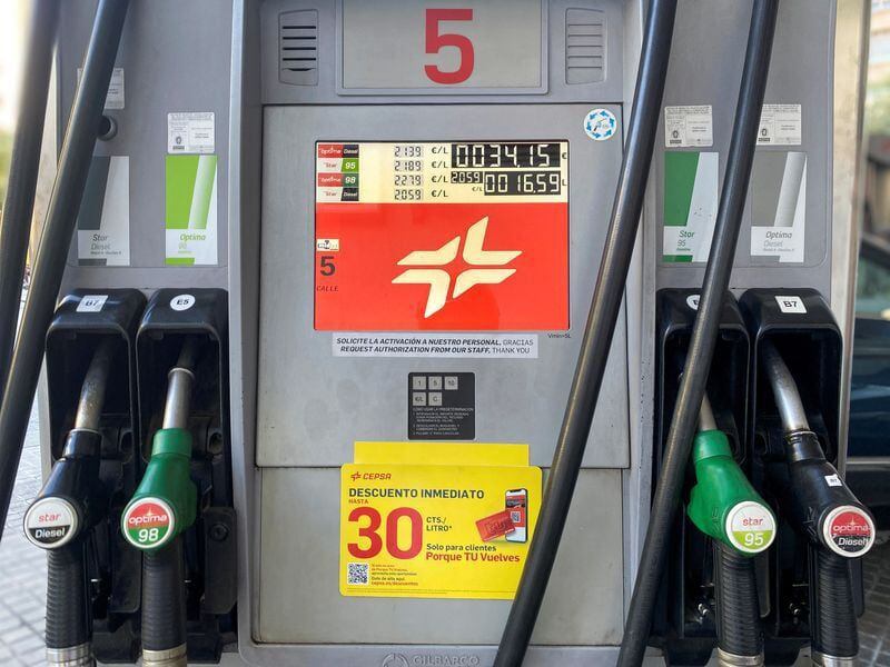 El precio de los carburantes cambia todos los días (Reuters)