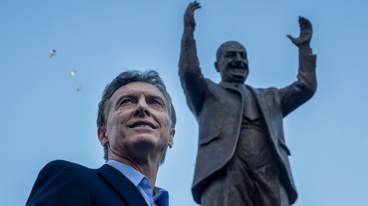 El 2015 Macri inauguró una estatua de Juan Domingo Perón (Foto: NA)