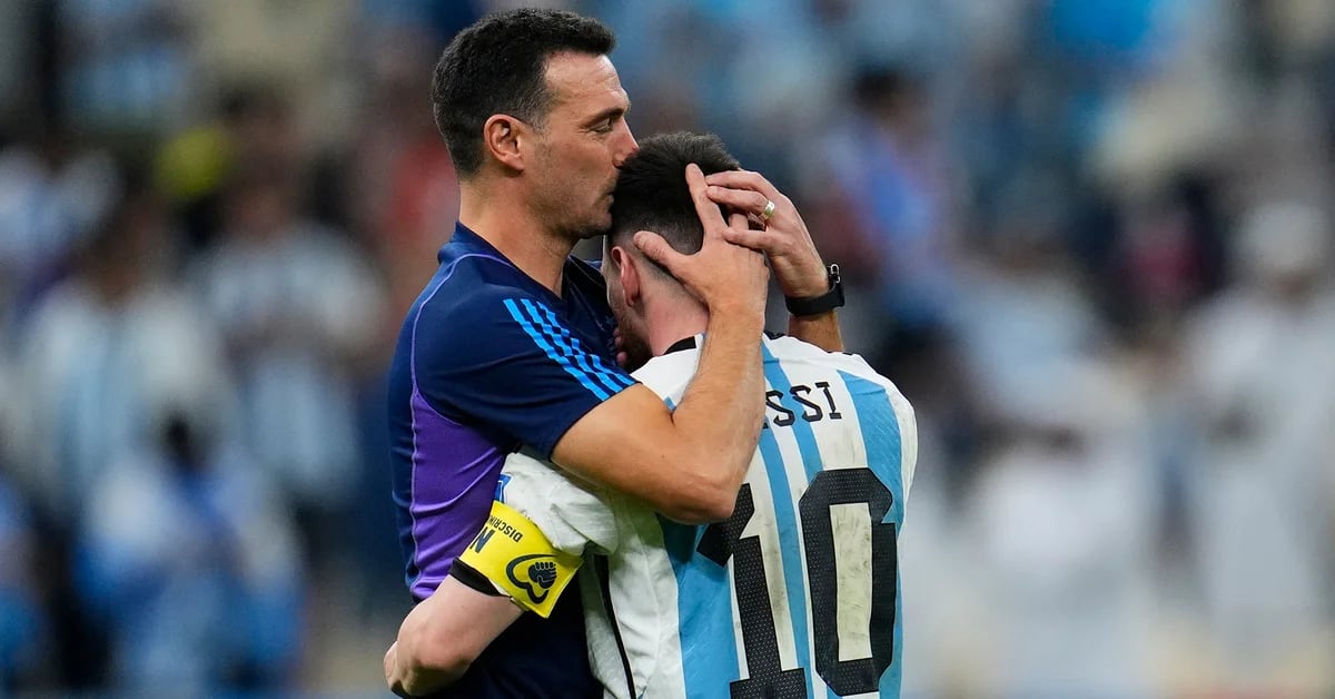 Scaloni referred to Messi and Di Maria’s chances of reaching the next World Cup finals and described Lautaro Martinez as his “favorite striker”.