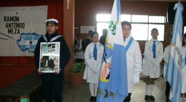 La escuela 471 “16 de noviembre” en Curuzú Cuatiá tiene una placa en homenaje a Ramón Orlando Meza