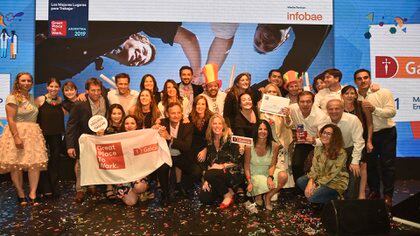 El equipo del Banco Galicia recibiendo el premio en el 2019 