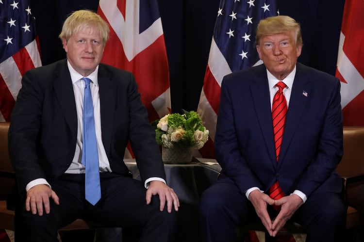 El presidente de los Estados Unidos Donald Trump en una reunión bilateral con el primer ministro británico Boris Johnson en Nueva York el 24 de septiembre de 2019 (Reuters)
