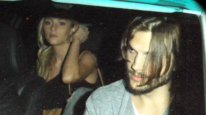 En 2011, Ashton Kutcher engaÃ±Ã³ a su esposa Demi Moore con la modelo Sara Leal en una noche de fiesta en Las Vegas. (The Grosby Group)