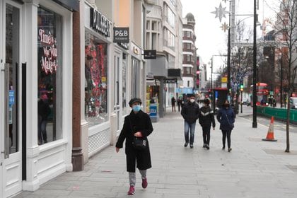 Viandantes en Oxford Street, Londres, Reino Unido (EFE/EPA/NEIL HALL)

