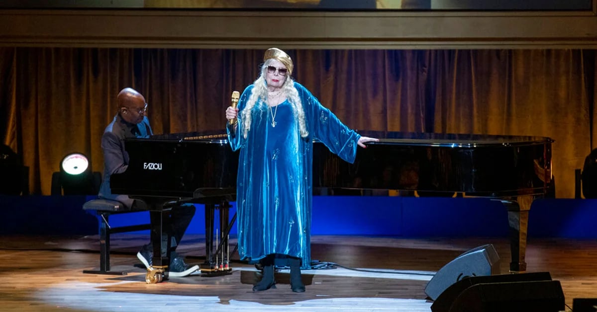 At a tribute concert, Joni Mitchell received the Gershwin Prize