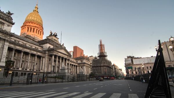 El Congreso permanece vallado. La sesión arrancará a las 14