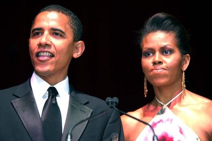 Obama contó cómo él sufrió un poco menos el impacto del cargo en comparación con su esposa, Michelle, quien en primer lugar ni siquiera había querido que él compitiera por la presidencia. (Shutterstock)