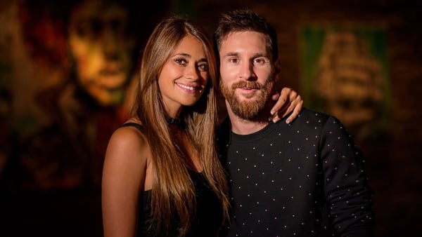 Antonela y Messi, sonrientes. Se casaron en 2017 (Foto: Andrés Preumayr)