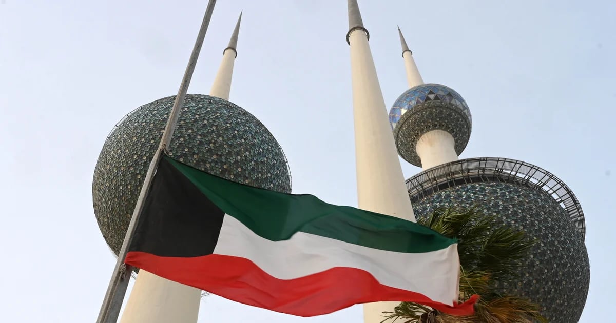 The new Emir of Kuwait takes the oath and pledges to be a “loyal citizen” and protect the country’s interests