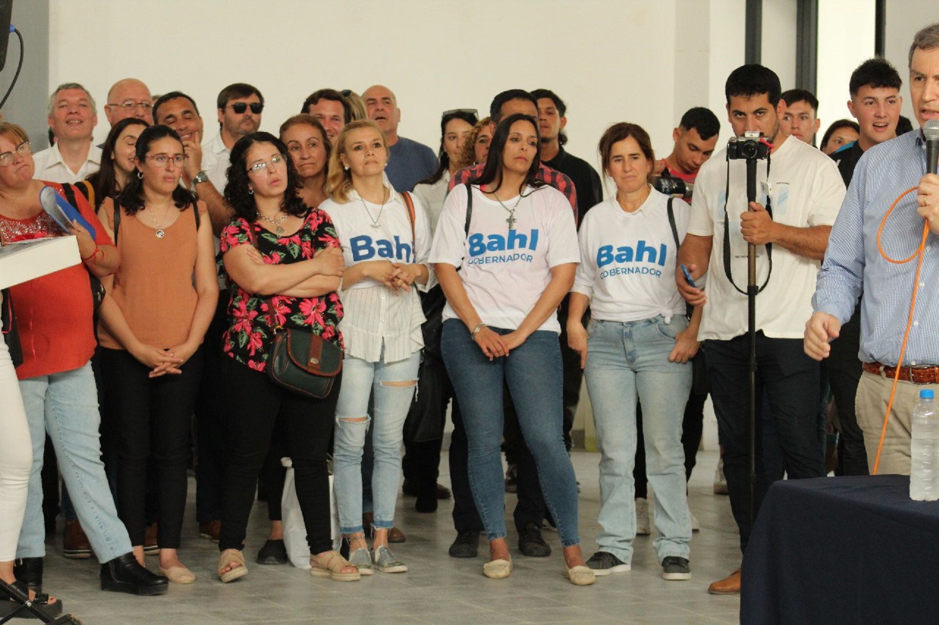 Las remeras de Bahl que indignaron al intendente de La Paz