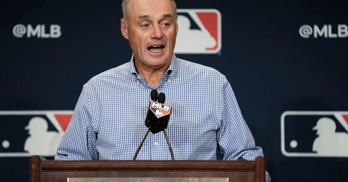 Manfred: A’s owner focused on moving to Las Vegas