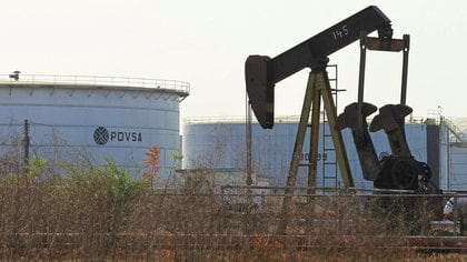 Foto de archivo ilustrativa de una instalación petrolera de PDVSA en Lagunillas. 
Ene 29, 2019. REUTERS/Isaac Urrutia
