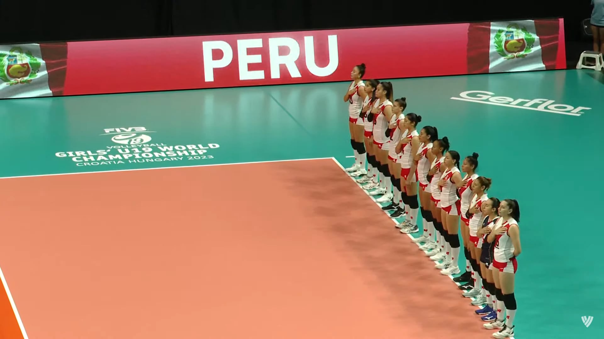 El combinado nacional entonando las estrofas del Himno Nacional. (Foto: Captura Volleyball World)