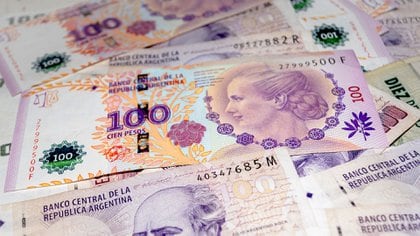 Como la Casa de la Moneda no pudo seguir el ritmo de la mayor demanda de billetes el Banco Central recurrió a un stock de viejas emisiones de $100 previos a 2015