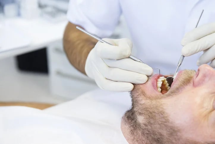 En un futuro podrían evitarse los implantes dolorosos para reemplazar dientes caídos (ZLIKOVEC / ZLIKOVEC)
