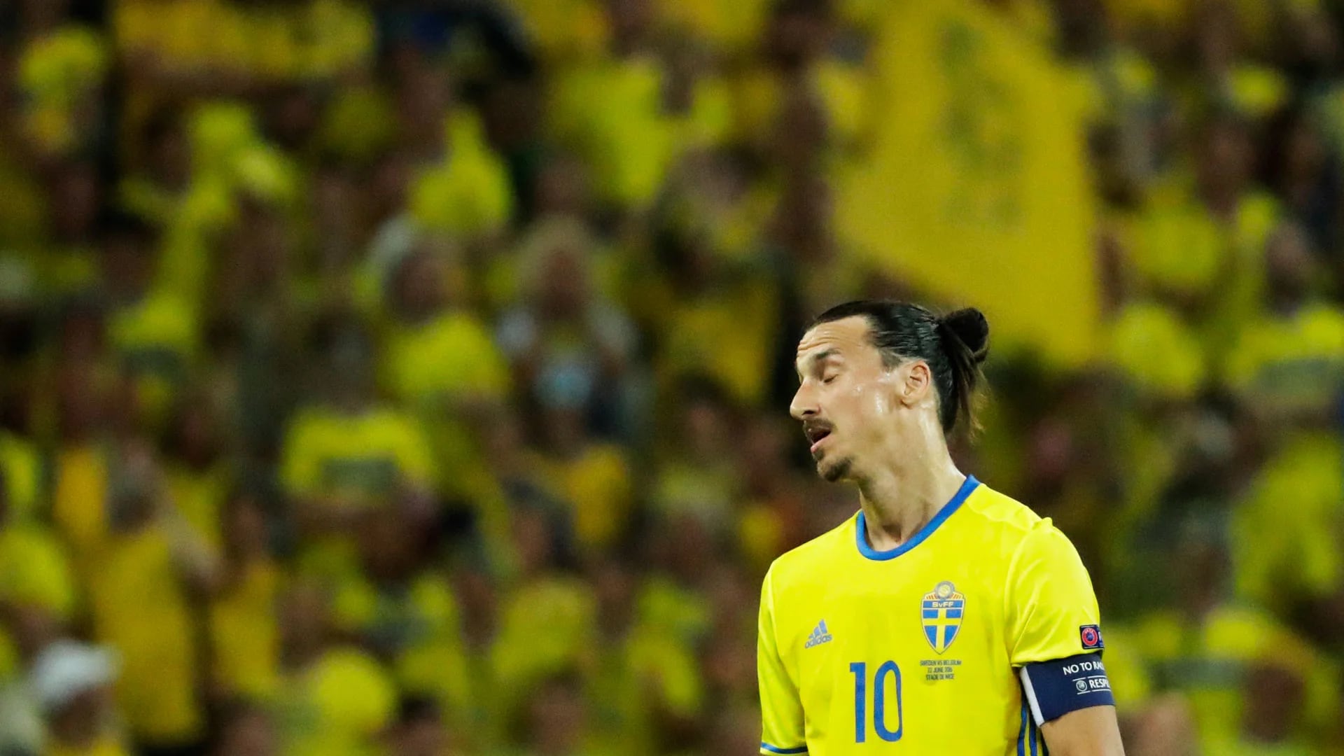 El lamento de Zlatan Ibrahimovic en la primera ronda de la Eurocopa (AP)
