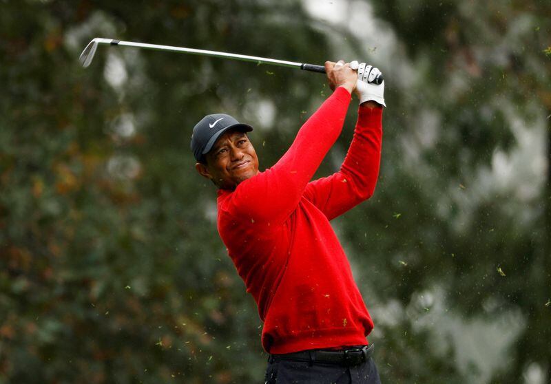 Tiger Woods en el Masters de Augusta, siempre centro de las miradas.
REUTERS/Mike Segar