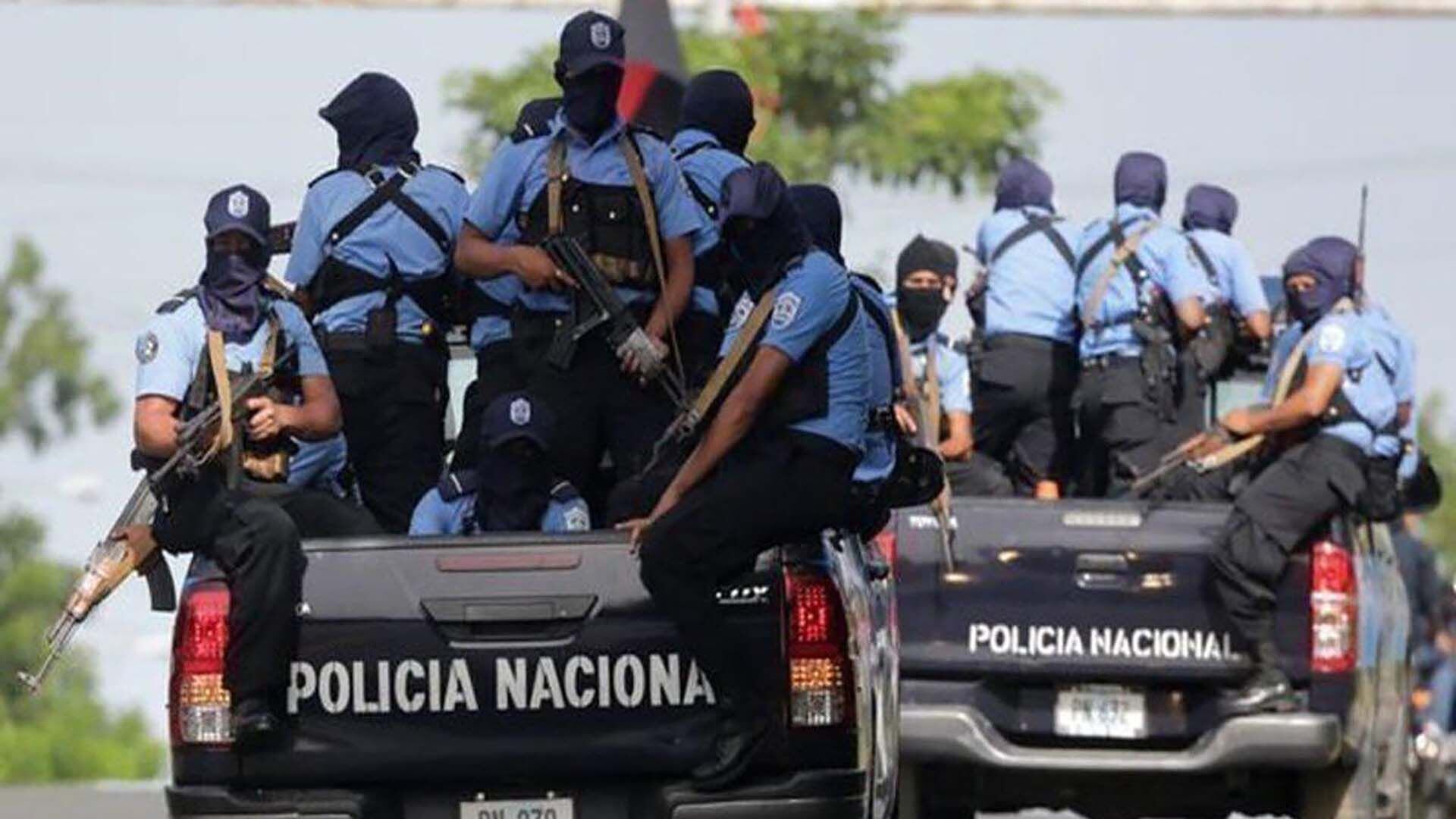 La Policía de Nicaragua vigila permanentemente a los opositores, incluso instalando puestos de vigilancia cerca de sus viviendas. 