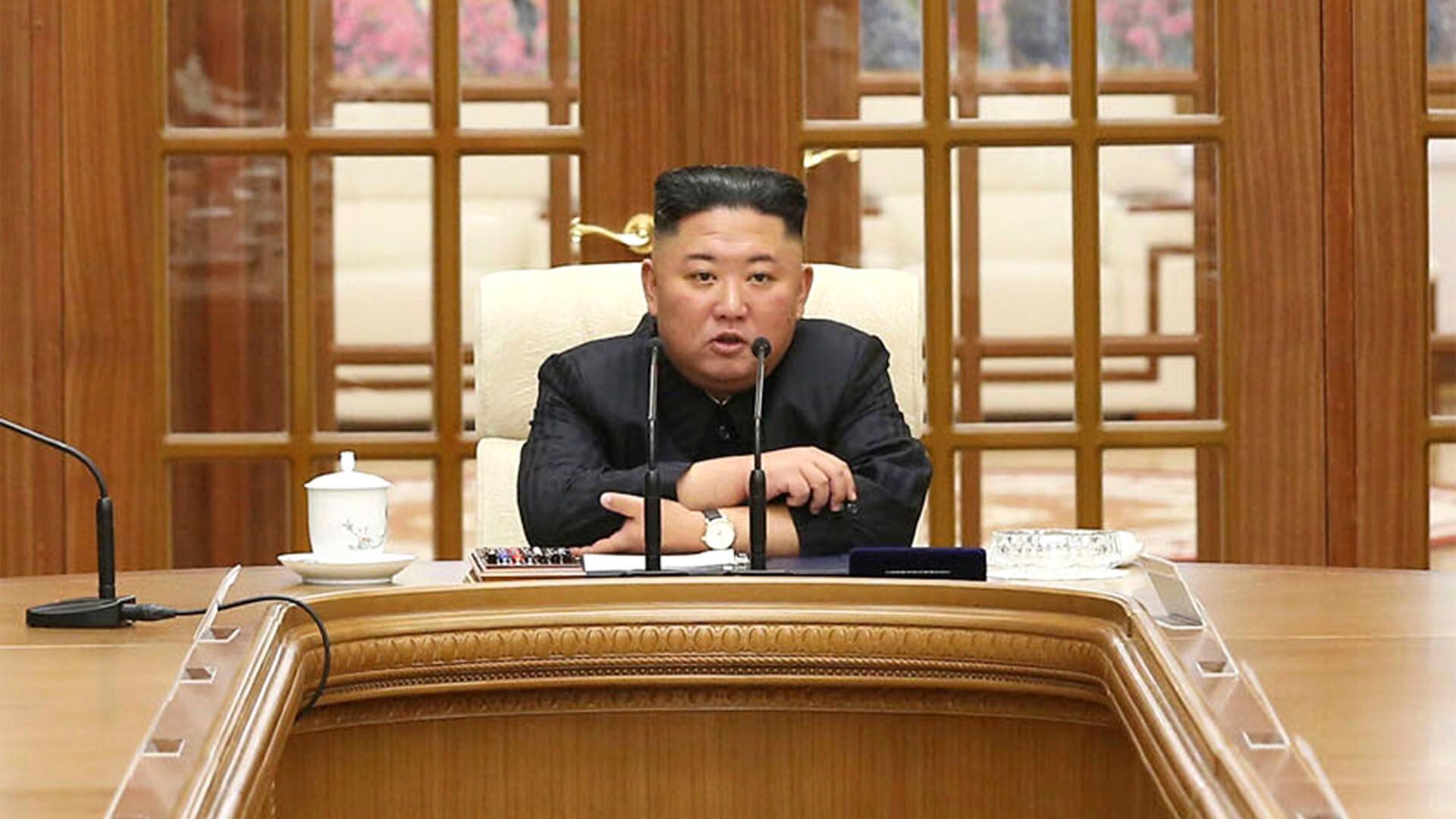 Reaparecio Kim Jong Un despues de un mes