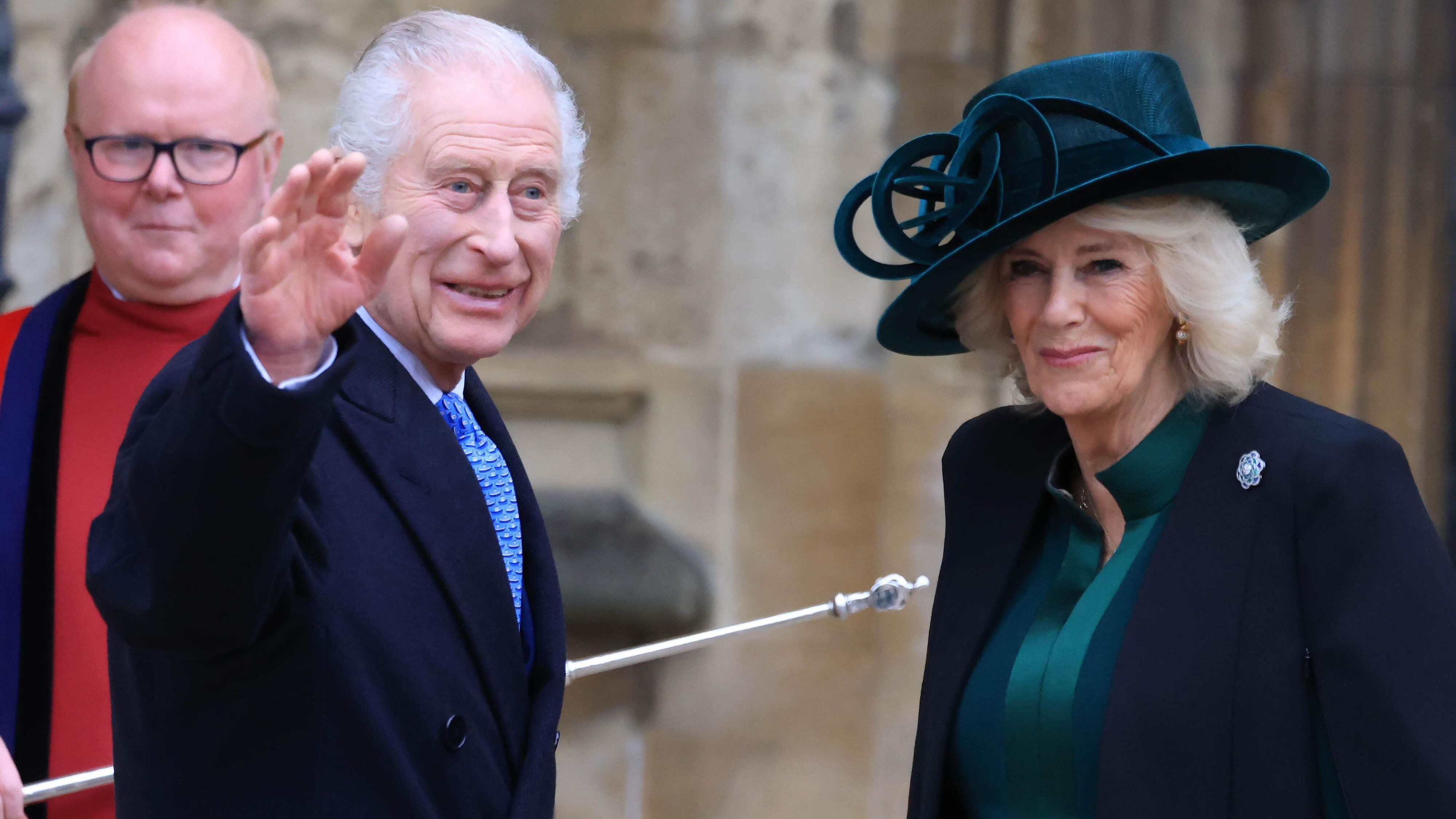 El rey Carlos de Inglaterra y la reina Camilla en la misa de Pascua, este domingo. EFE/EPA/NEIL HALL