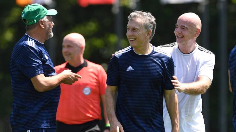 La FIFA le entregó un premio a Macri en el 2019 (Foto: FIFA)