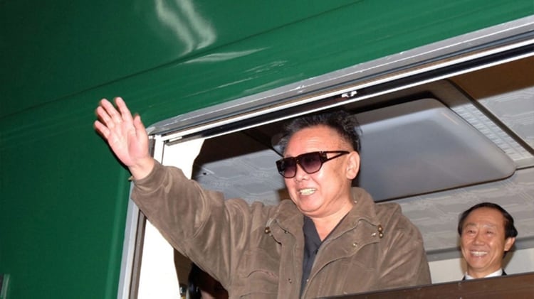 Kim Jong-il en el tren verde norcoreano. En uno de sus vagones murió de un infarto en 2011